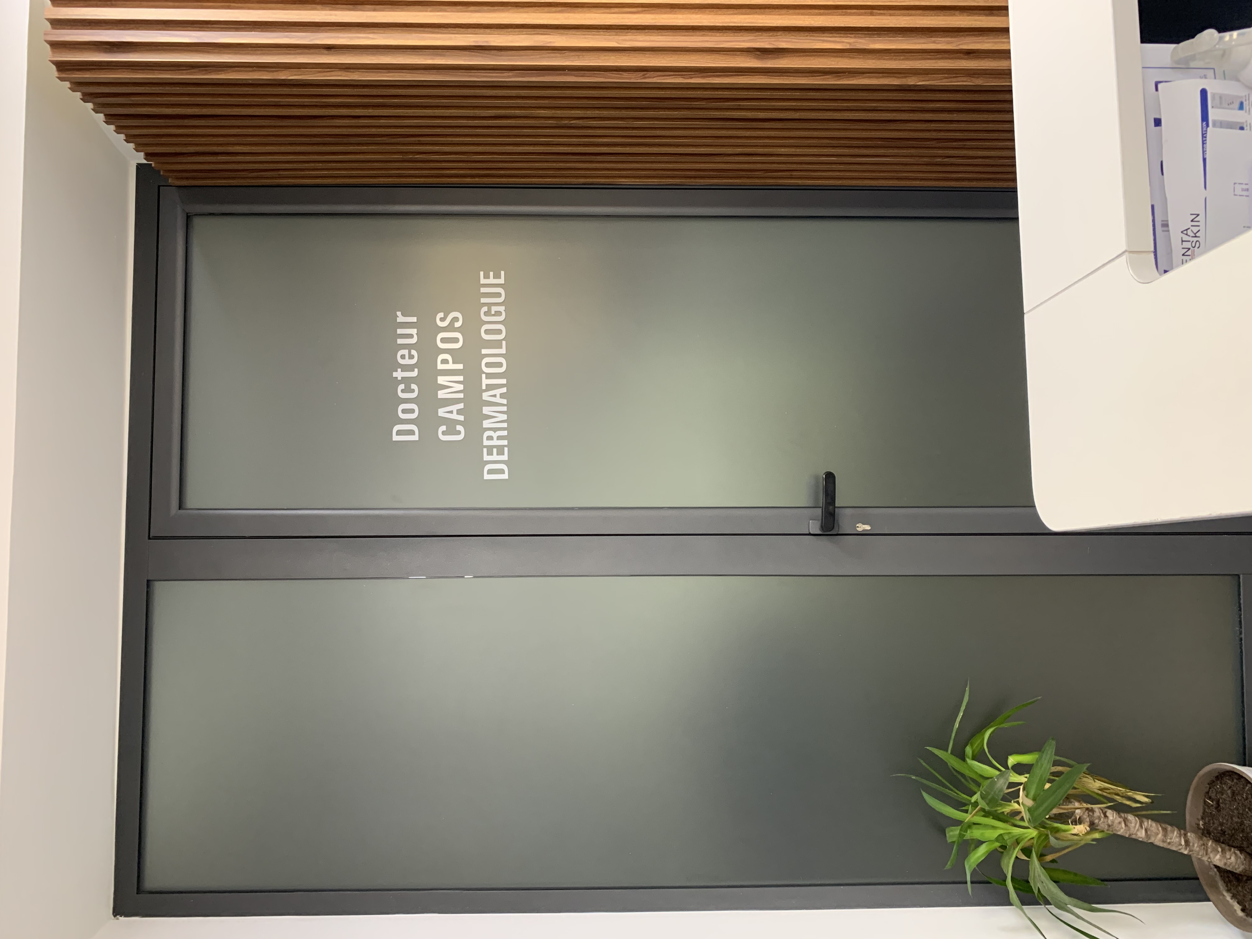 Dr Dominique Campos - Dermatologue